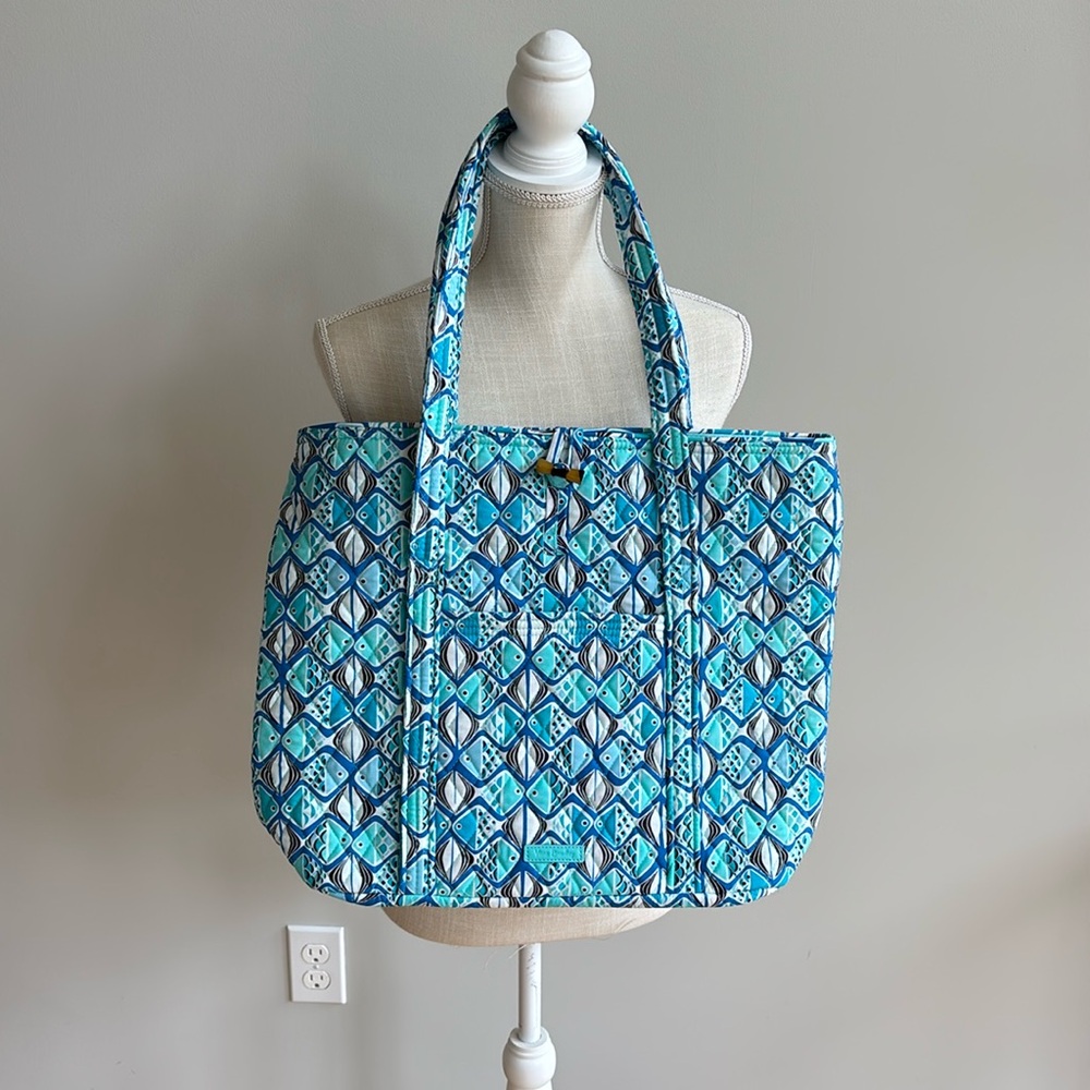 NWT Vera Bradley Vera Go Fish Tote